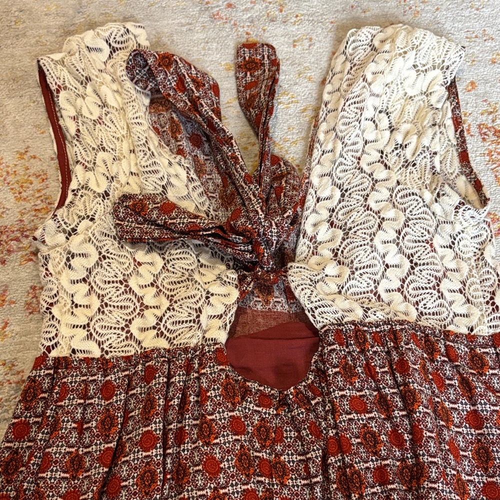 Doe & Rae Red and Cream Mini Dress - Picture 6 of 6